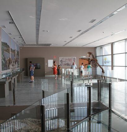 Museo Primeros Pobladores de Europa. Centro Josep Gibert (Orce) | Geoparque de Granada 20150801 JJCS 4076 410x426 - Museo Primeros Pobladores de Europa. Centro Josep Gibert (Orce) - Geoparque de Granada