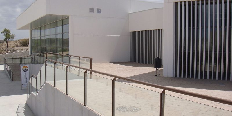 Museo Primeros Pobladores de Europa. Centro Josep Gibert (Orce) | Geoparque de Granada Museo prehistoria Orce 05 800x400 - Museo Primeros Pobladores de Europa. Centro Josep Gibert (Orce) - Geoparque de Granada