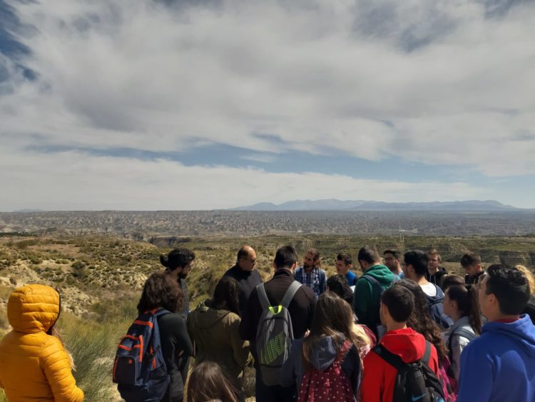 DIA CAMPO 01 2019 03 29 at 19.49.52 750x563 - Educación y participación ambiental en el Geoparque de Granada, un objetivo para todos los públicos. - Geoparque de Granada