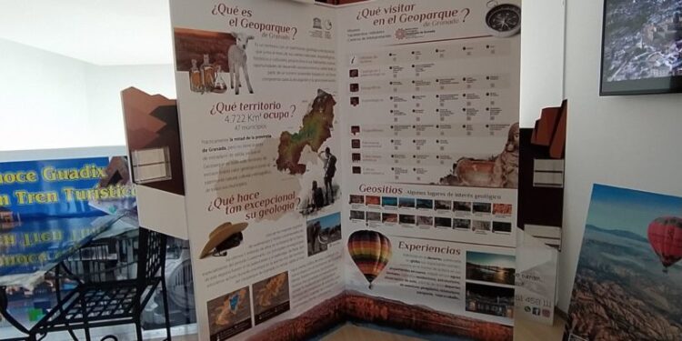Rincón del Geoparque oficina de Turismo de Guadix 750x375 - El Geoparque instala espacios de promoción en 36 centros de interpretación y puntos de información turística del territorio - Geoparque de Granada