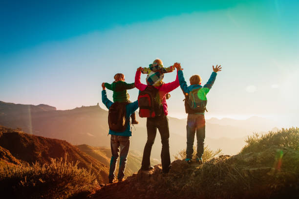 istockphoto 1135477811 612x612 1 - CONOCER NUEVOS MERCADOS: CLAVES PARA ABORDAR EL TURISMO FAMILIAR - Geoparque de Granada