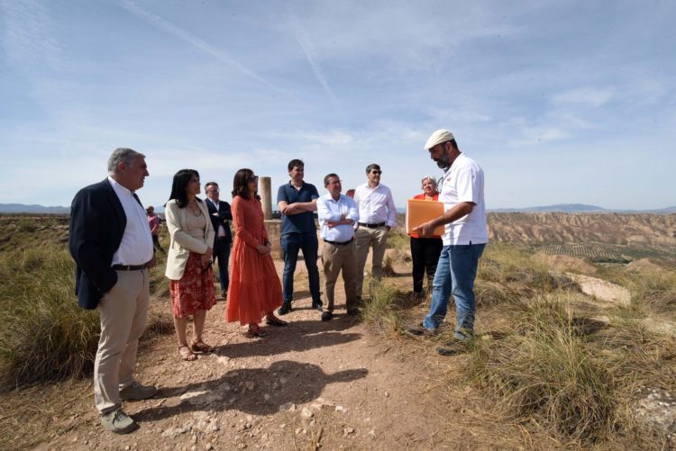visita Secretaria de Estado5 750x501 - El Geoparque de Granada diseña un gran sendero de 372 kilómetros y 17 etapas que discurre por todo el territorio - Geoparque de Granada