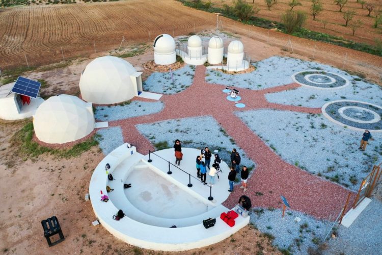 00002turismo astronomico 750x500 - "Los Coloraos" Astronomical Complex - Geoparque de Granada