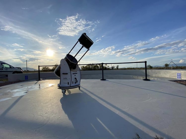 00004turismo astronomico 750x563 - "Los Coloraos" Astronomical Complex - Geoparque de Granada