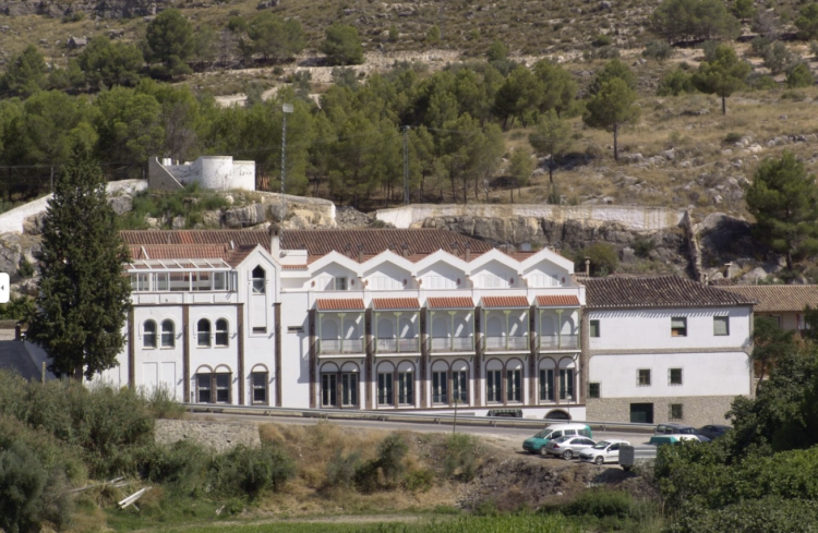 Hotel Reina Isabel 750x489 - Balneario de Alicún de Las Torres - Geoparque de Granada