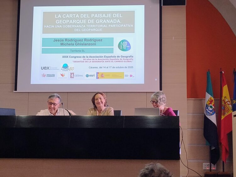 La Carta del Paisaje del Geoparque de Granada, presente en el XXIX Congreso de la Asociación Española de Geografía | Geoparque de Granada CARTA PAISAJE EN CONGRESO EXTREMADURA 00002 750x565 - La Carta del Paisaje del Geoparque de Granada, presente en el XXIX Congreso de la Asociación Española de Geografía - Geoparque de Granada