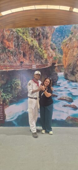 GEOPARQUE EN MEXICO 2 250x541 - El Geoparque de Granada participa en el 14º Festival del Chocolate Tabasco 2025 junto al documental “La Ruta del Cacao. México–Granada” - Geoparque de Granada