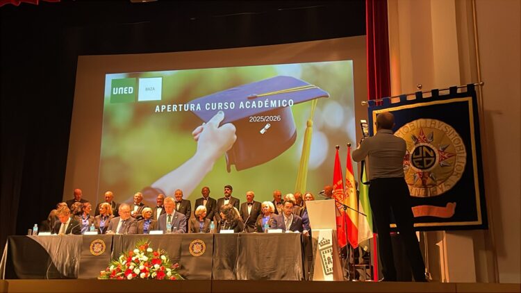 El Geoparque de Granada, protagonista en la ceremonia de apertura del curso 2025/2026 de la UNED Baza | Geoparque de Granada apertura curso Uned 25 26 1 750x422 - El Geoparque de Granada, protagonista en la ceremonia de apertura del curso 2025/2026 de la UNED Baza - Geoparque de Granada