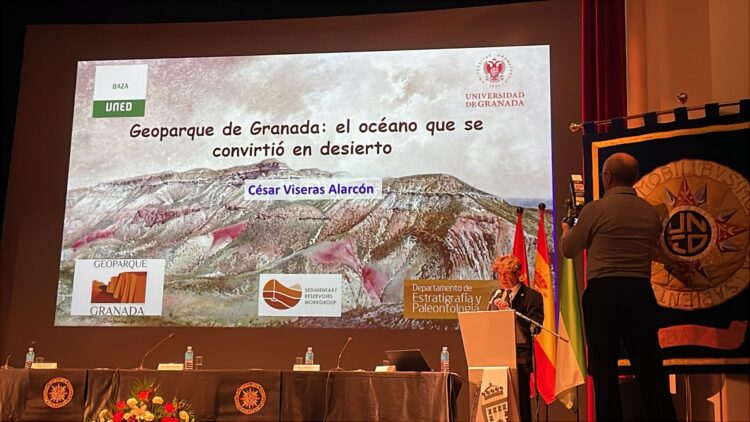 El Geoparque de Granada, protagonista en la ceremonia de apertura del curso 2025/2026 de la UNED Baza | Geoparque de Granada apertura curso Uned 25 26 2 750x422 - El Geoparque de Granada, protagonista en la ceremonia de apertura del curso 2025/2026 de la UNED Baza - Geoparque de Granada