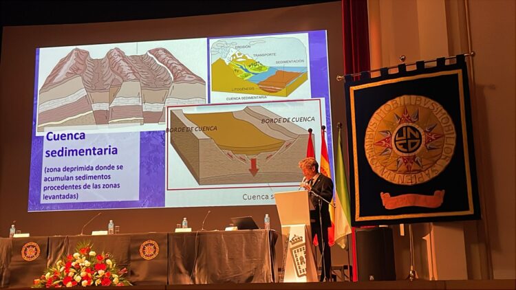 El Geoparque de Granada, protagonista en la ceremonia de apertura del curso 2025/2026 de la UNED Baza | Geoparque de Granada apertura curso Uned 25 26 3 750x422 - El Geoparque de Granada, protagonista en la ceremonia de apertura del curso 2025/2026 de la UNED Baza - Geoparque de Granada
