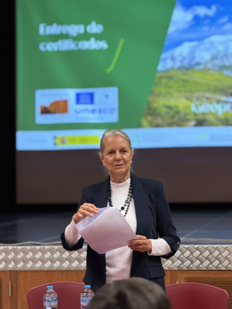 IMG 4522 750x1000 - El Geoparque de Granada entrega en Purullena nuevas acreditaciones a empresas colaboradoras y alcanza las 52 entidades reconocidas - Geoparque de Granada