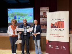 IMG 4570 250x188 - El Geoparque de Granada entrega en Purullena nuevas acreditaciones a empresas colaboradoras y alcanza las 52 entidades reconocidas - Geoparque de Granada