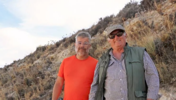 Sergio Ros y Bienvenido Martínez. José Ángel Rodriguez 350x200 - Orce vuelve a confirmar su papel clave en la historia de los primeros europeos - Geoparque de Granada